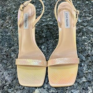 Steve Madden Bethany Blush Heeled Sandals Iridescent Pearl Size 9.5